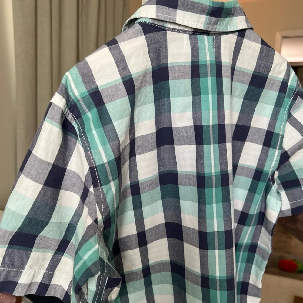 Old Navy Boy’s Blue/green/white Plaid S/S Button Up Size M(8)